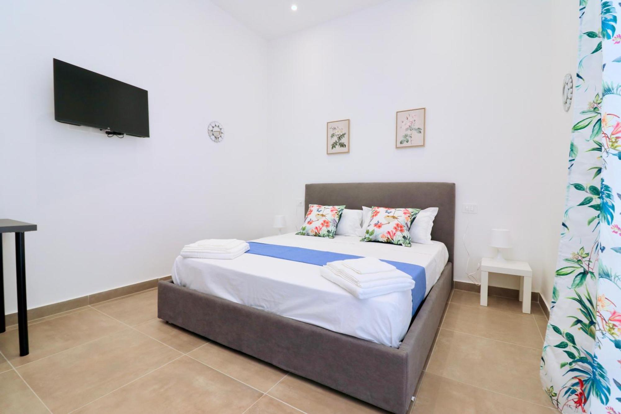Airport Guest Houses Naples Exterior photo